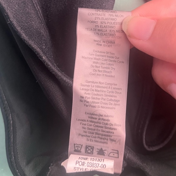 Good American Womens Black Keyhole Adjustable Unpadded Wireless Sports Bra 2/med - Picture 6 of 7